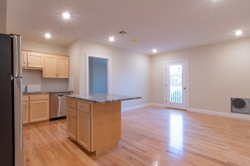 80 North Meadows Road 204, Medfield, MA 02052