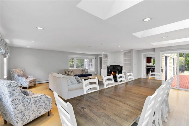 8 Winstons Path, Dennis, MA 02660