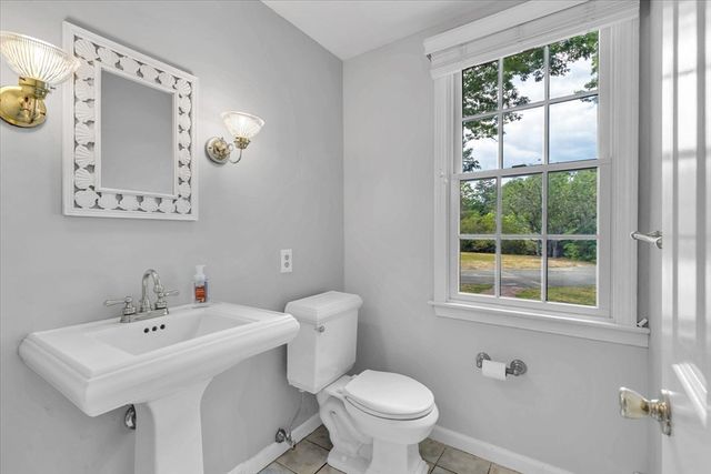 8 Winstons Path, Dennis, MA 02660