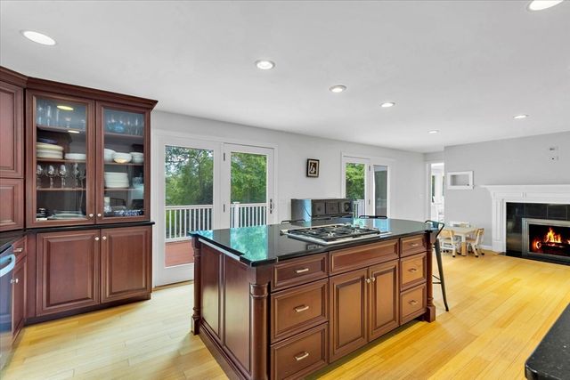 8 Winstons Path, Dennis, MA 02660