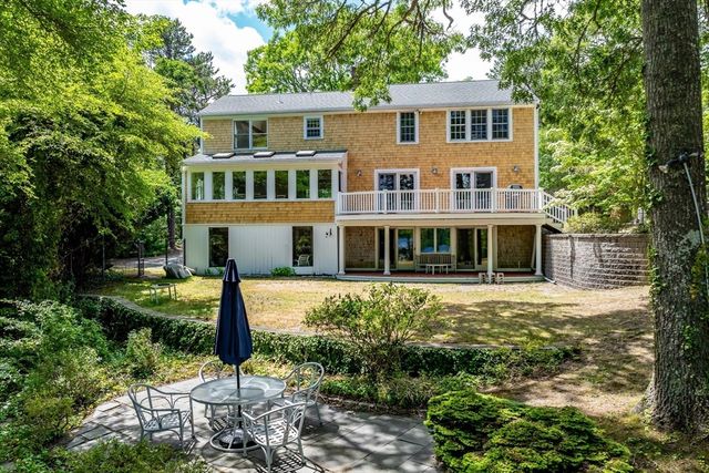 8 Winstons Path, Dennis, MA 02660