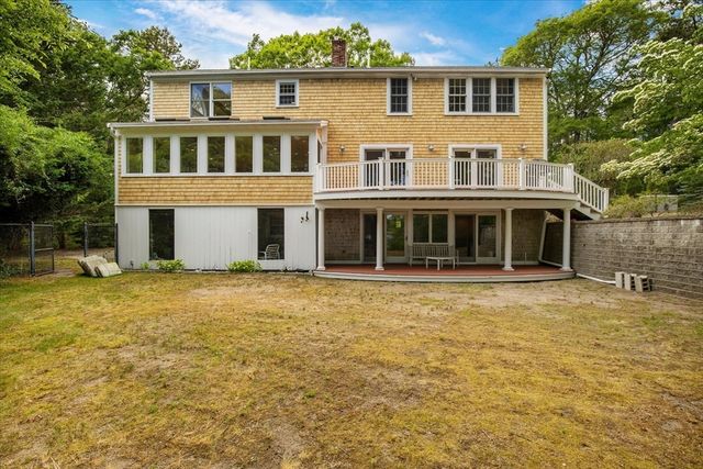 8 Winstons Path, Dennis, MA 02660