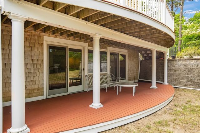 8 Winstons Path, Dennis, MA 02660