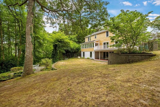 8 Winstons Path, Dennis, MA 02660