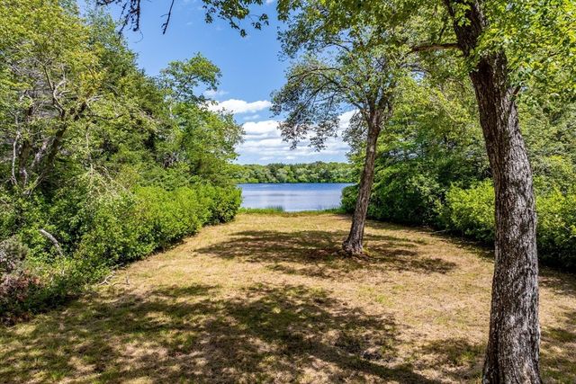 8 Winstons Path, Dennis, MA 02660