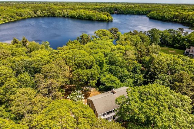 8 Winstons Path, Dennis, MA 02660