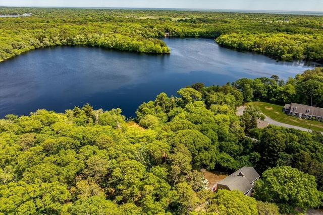8 Winstons Path, Dennis, MA 02660