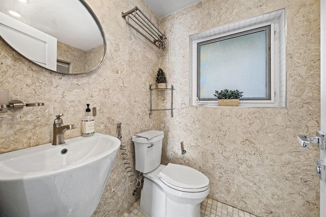 5920 NE 21st Road, Fort Lauderdale, FL 33308