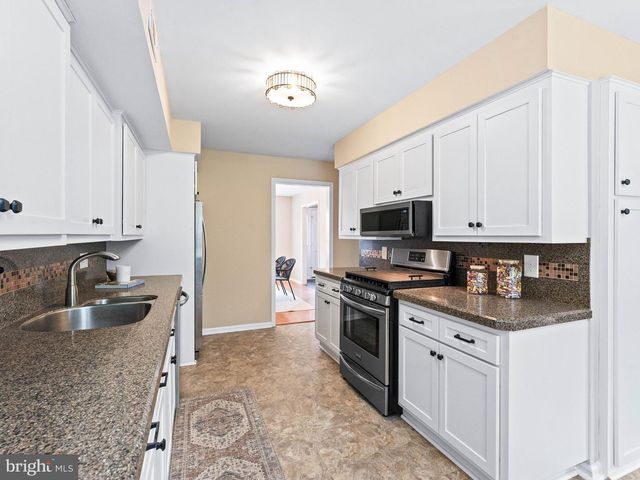 206 HARRIS DR, Sewell, NJ 08080