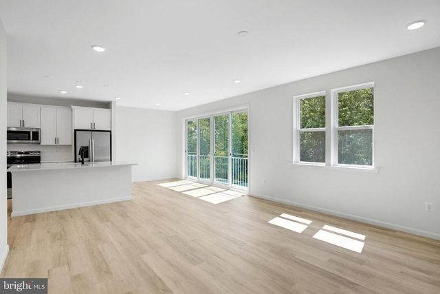 35598 PINE NEEDLE LN, Locust Grove, VA 22508