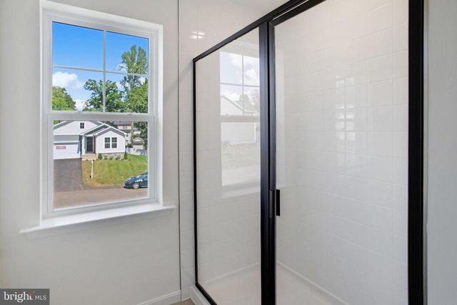 35598 PINE NEEDLE LN, Locust Grove, VA 22508