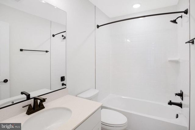 35598 PINE NEEDLE LN, Locust Grove, VA 22508