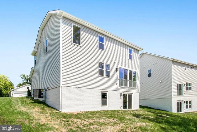 35598 PINE NEEDLE LN, Locust Grove, VA 22508