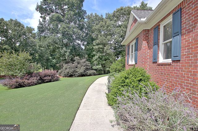205 Hedgewick Way, Tyrone, GA 30290