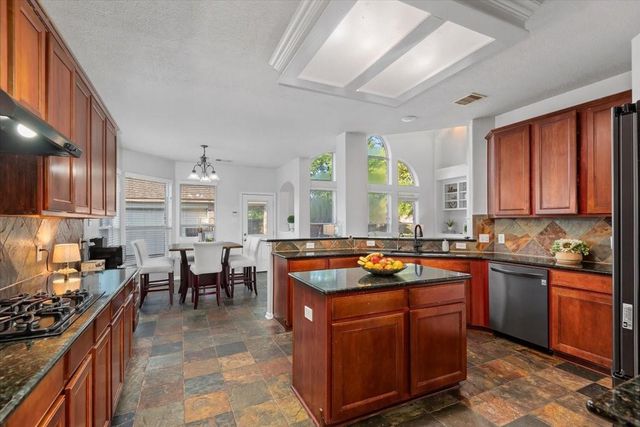 6507 Quiet Pointe Drive, Spring, TX 77389