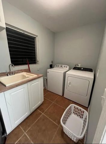 5221 York Court 0, Cape Coral, FL 33904