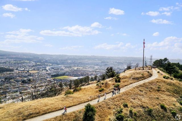 34 Arlington Drive, South San Francisco, CA 94080