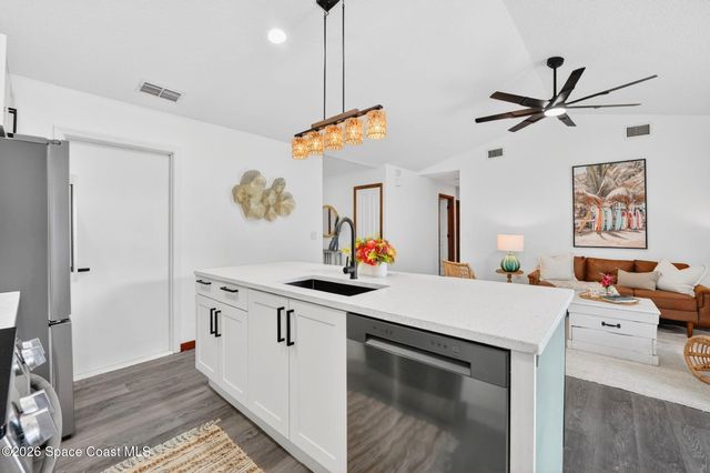1569 Hayworth Circle NW, Palm Bay, FL 32907