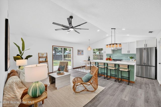 1569 Hayworth Circle NW, Palm Bay, FL 32907