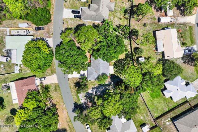 1569 Hayworth Circle NW, Palm Bay, FL 32907