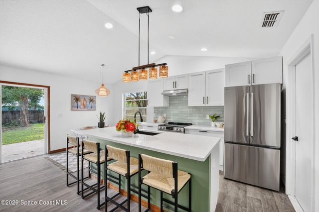 1569 Hayworth Circle NW, Palm Bay, FL 32907