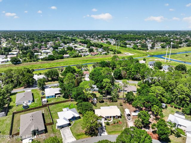 1569 Hayworth Circle NW, Palm Bay, FL 32907