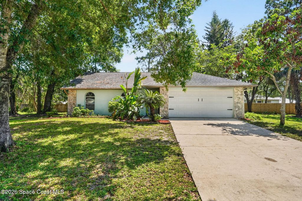 1569 Hayworth Circle NW, Palm Bay, FL 32907