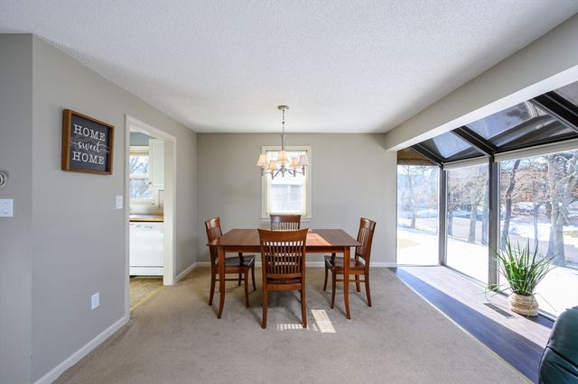 5 Harbor Hill Dr 5, Bourne, MA 02532