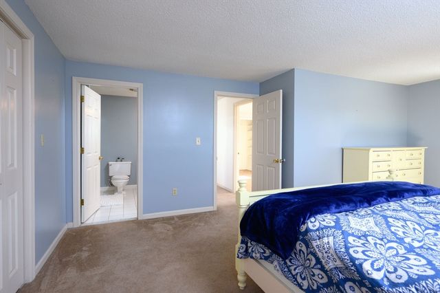 5 Harbor Hill Dr 5, Bourne, MA 02532