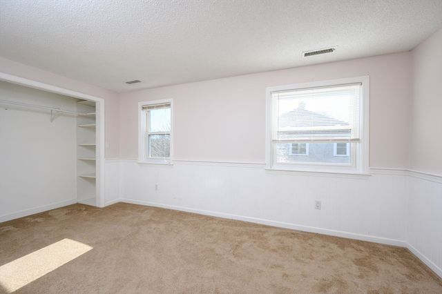 5 Harbor Hill Dr 5, Bourne, MA 02532