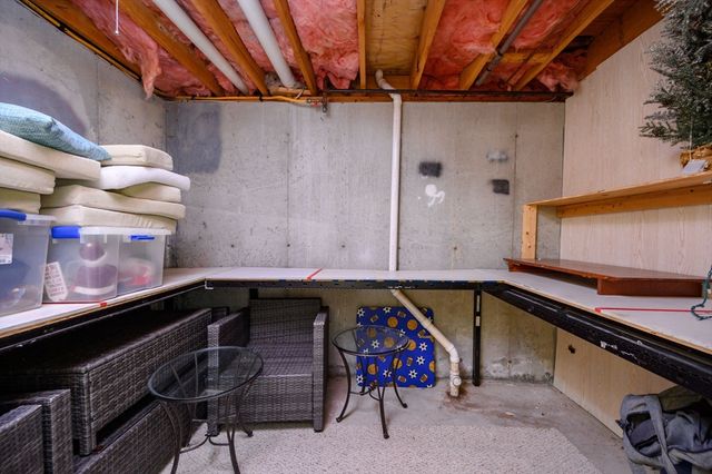 5 Harbor Hill Dr 5, Bourne, MA 02532