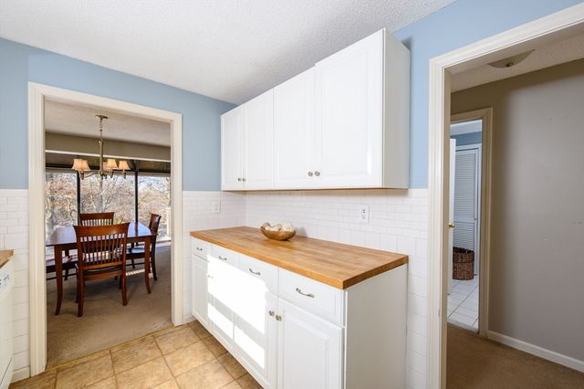 5 Harbor Hill Dr 5, Bourne, MA 02532