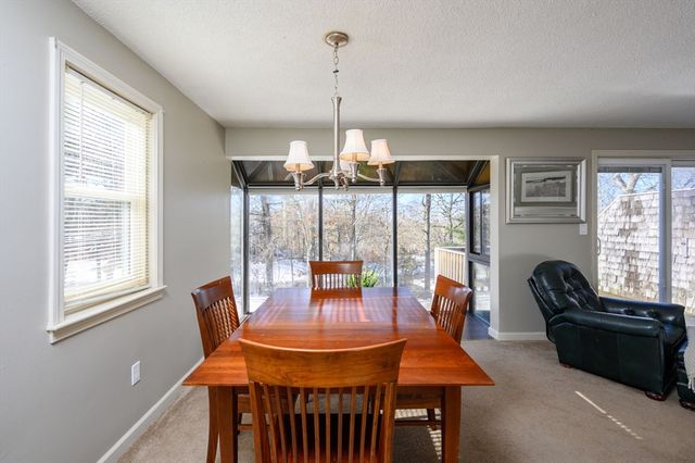 5 Harbor Hill Dr 5, Bourne, MA 02532