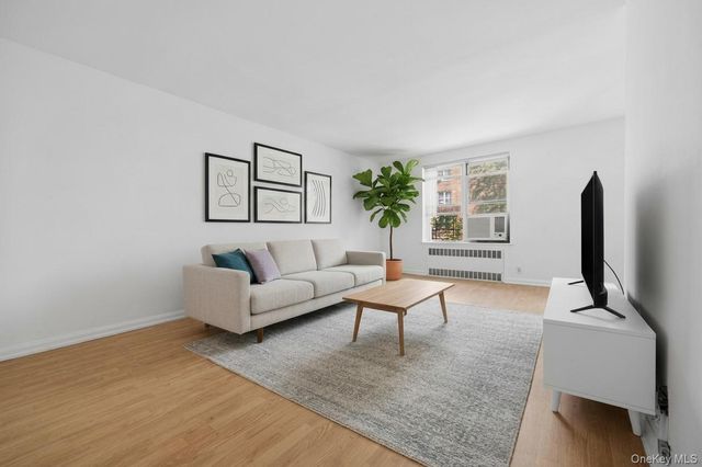105-24 67 Avenue 3D, Forest Hills, NY 11375