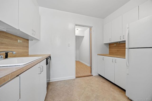 105-24 67 Avenue 3D, Forest Hills, NY 11375