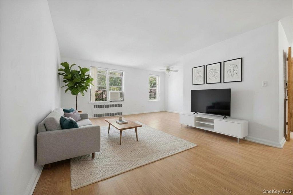 105-24 67 Avenue 3D, Forest Hills, NY 11375
