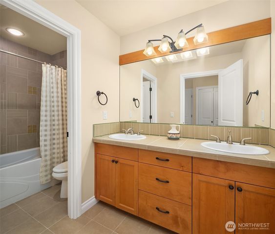 9815 224th Street SW, Edmonds, WA 98020