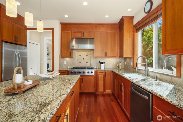 9815 224th Street SW, Edmonds, WA 98020