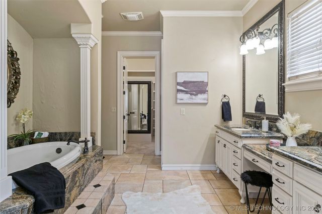 11319 S College Avenue, Tulsa, OK 74137