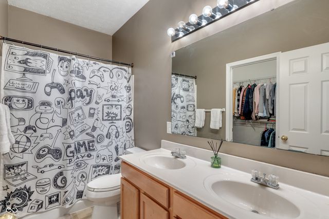 1184 Turfway Drive, Avon, IN 46123