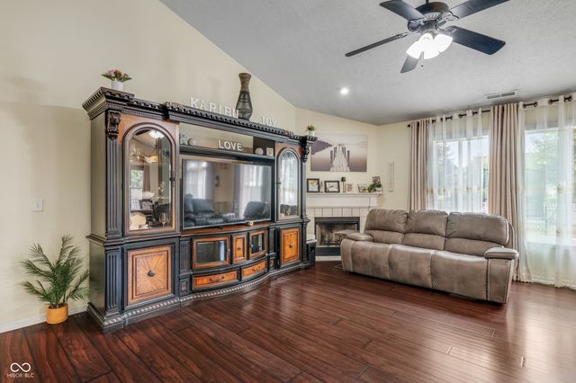 1184 Turfway Drive, Avon, IN 46123