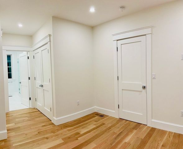 27 7th Street, Edgartown, MA 02539