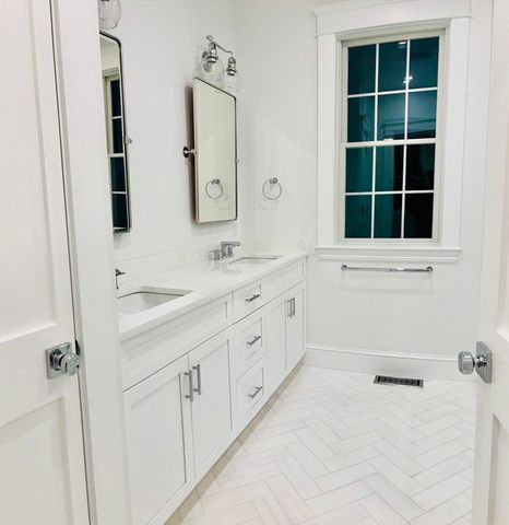 27 7th Street, Edgartown, MA 02539