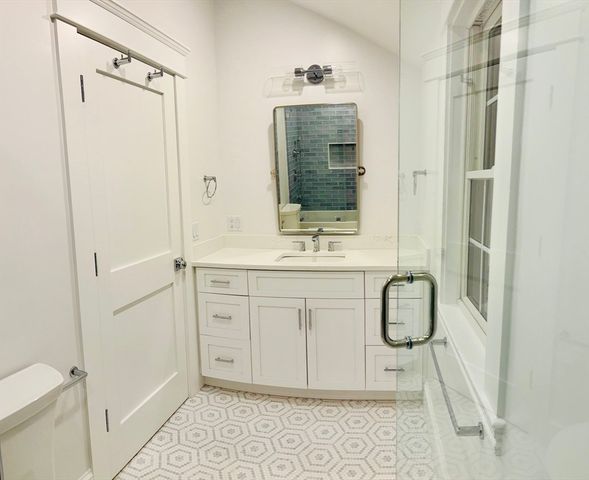 27 7th Street, Edgartown, MA 02539