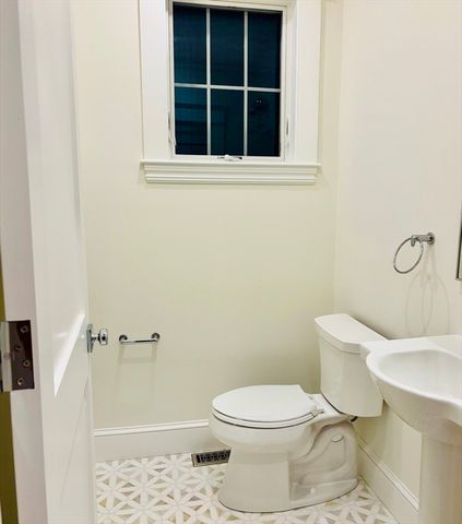 27 7th Street, Edgartown, MA 02539