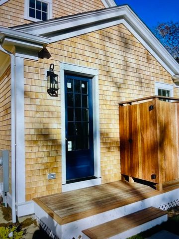 27 7th Street, Edgartown, MA 02539