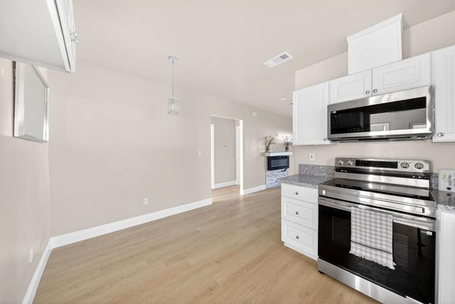 1103 N Adoline Avenue, Fresno, CA 93728