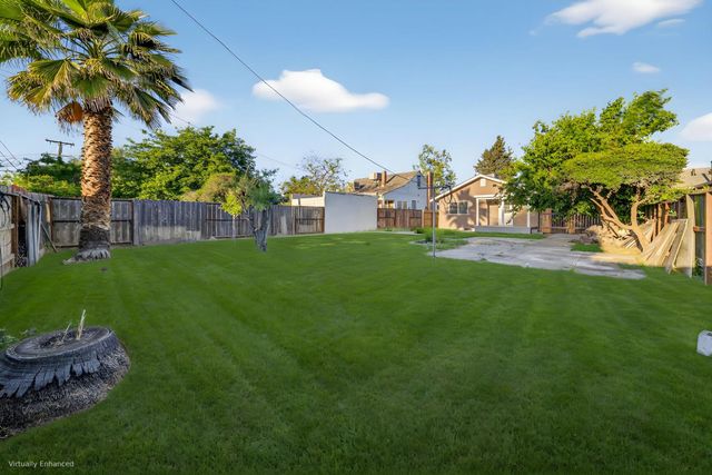 1103 N Adoline Avenue, Fresno, CA 93728