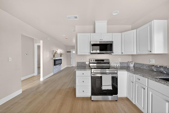 1103 N Adoline Avenue, Fresno, CA 93728