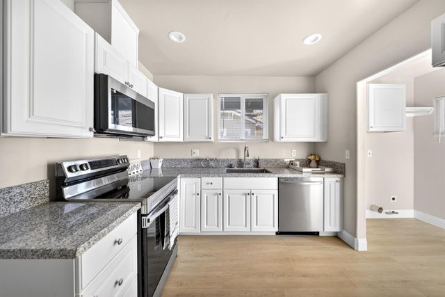 1103 N Adoline Avenue, Fresno, CA 93728